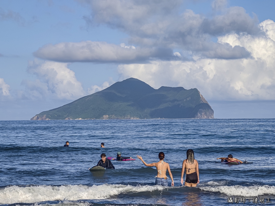 【外澳沙灘】免費親子玩水沙灘！外澳遊客中心九號咖啡館賞龜山島，看飛行傘衝浪牽罟，還有沖水區超讚 @紫色微笑 Ben Jean 饗樂生活