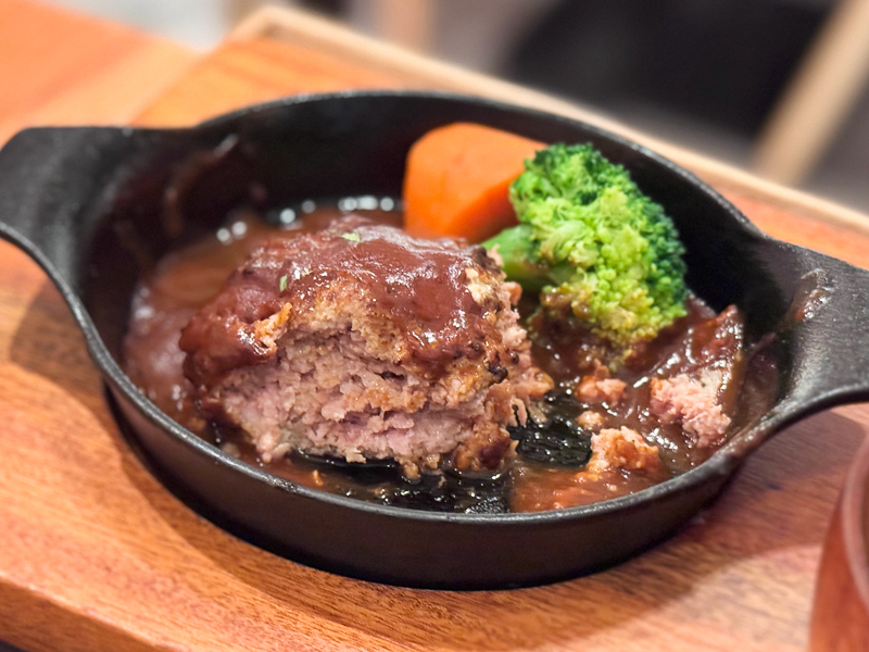 【米與多蜜 南港LaLaport店】必吃日本關西手打漢堡排｜炭香多汁＋菜單價位整理 @紫色微笑 Ben Jean 饗樂生活