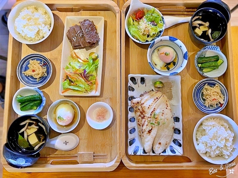 【里海咖啡｜宜蘭定食簡餐】礁溪超人氣鮮魚餐廳，香港叮叮車雙層巴士，日式農莊餐廳免費停車場超方便 @紫色微笑 Ben Jean 饗樂生活
