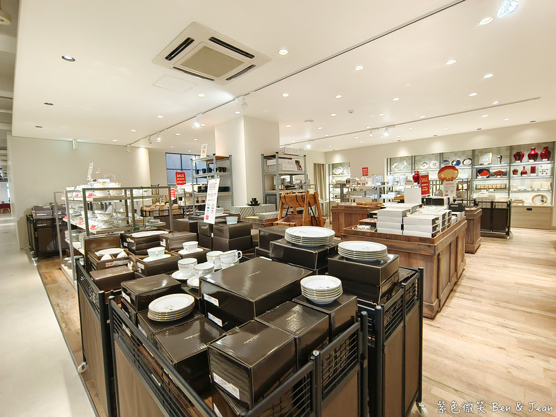 【永旺夢樂城則名古屋武花園&#038;則武之森】蔦屋書店超大書牆、吉卜力龍貓瓷器、永旺商場美食餐廳、百元商店3coins Seria必逛 @紫色微笑 Ben Jean 饗樂生活