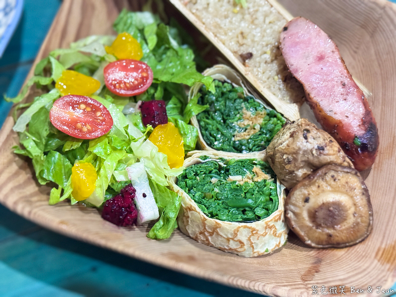 【喜浪鐵沐料理廚坊】宜蘭大學區美食道地原住民風味餐，必吃傳承鹹豬肉、吉拿夫與打那刺蔥燉雞肉，周五六原住民駐唱之夜！ @紫色微笑 Ben Jean 饗樂生活