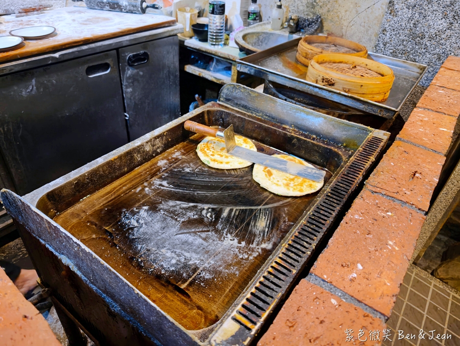 【崔記小館】羅東隱藏巷弄平價北方麵食館，必吃大滷麵、大餅捲牛肉、栗子燒雞飯、蔥油餅 @紫色微笑 Ben Jean 饗樂生活