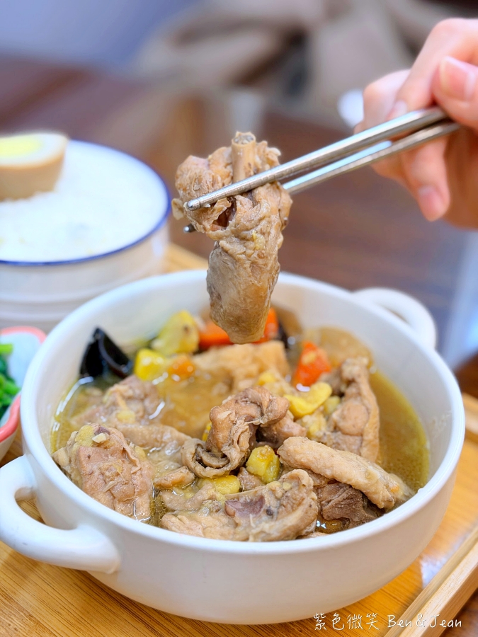 【崔記小館】羅東隱藏巷弄平價北方麵食館，必吃大滷麵、大餅捲牛肉、栗子燒雞飯、蔥油餅 @紫色微笑 Ben Jean 饗樂生活