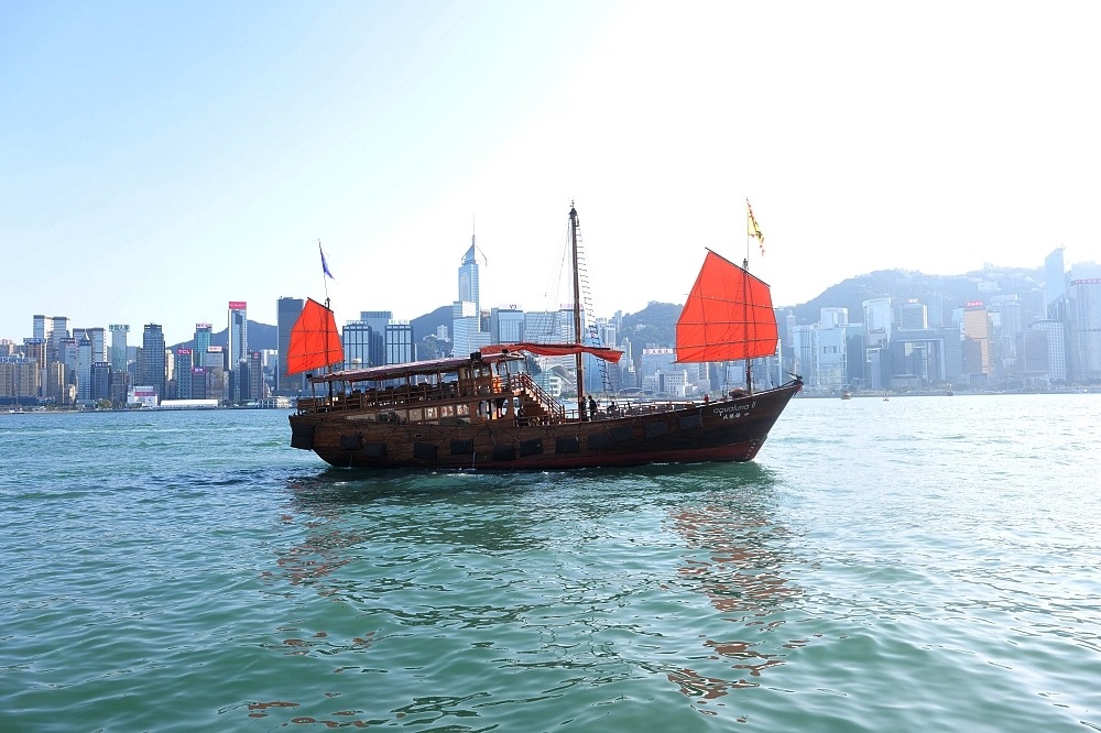 【香港維多利亞港夜遊】永安號. 張保仔(鴨靈號).豪華遊艇船票價格行程時間,幻彩詠香江、登船賞景好chill @紫色微笑 Ben Jean 饗樂生活 【香港維多利亞港夜遊】永安號. 張保仔(鴨靈號).豪華遊艇船票價格行程時間,幻彩詠香江、登船賞景好chill @紫色微笑 Ben Jean 饗樂生活