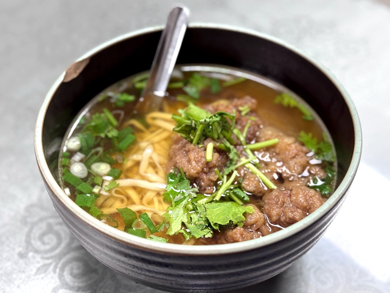 【宜蘭文昌炸醬麵|原聖母醫院中正南路】冬山義成路必吃古早味炸醬麵、乾拌麵、肉燥乾麵、油酥排骨麵、餛飩魚丸湯 @紫色微笑 Ben Jean 饗樂生活 【宜蘭文昌炸醬麵|原聖母醫院中正南路】冬山義成路必吃古早味炸醬麵、乾拌麵、肉燥乾麵、油酥排骨麵、餛飩魚丸湯 @紫色微笑 Ben Jean 饗樂生活