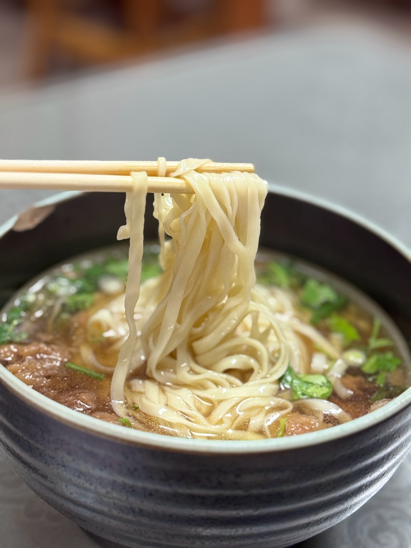 【宜蘭文昌炸醬麵|原聖母醫院中正南路】冬山義成路必吃古早味炸醬麵、乾拌麵、肉燥乾麵、油酥排骨麵、餛飩魚丸湯 @紫色微笑 Ben Jean 饗樂生活 【宜蘭文昌炸醬麵|原聖母醫院中正南路】冬山義成路必吃古早味炸醬麵、乾拌麵、肉燥乾麵、油酥排骨麵、餛飩魚丸湯 @紫色微笑 Ben Jean 饗樂生活