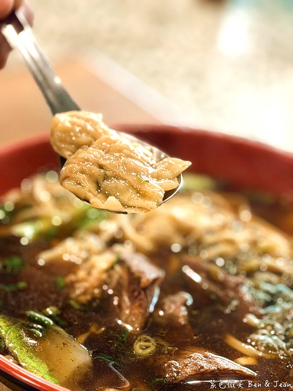 【老劉牛肉麵】宜蘭五結40年老店，龍德工業區上班族的最愛，多樣化小菜份量多 @紫色微笑 Ben Jean 饗樂生活