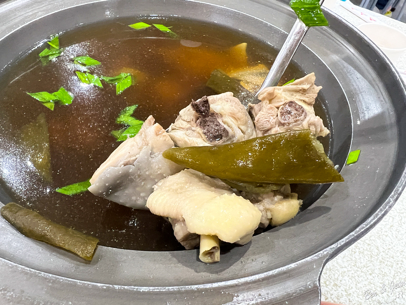 【大仁哥烤雞】宜蘭必吃烤雞名店！菜單價位、人氣餐點一次看～甘蔗燻烤香氣爆棚，金黃脆皮鮮嫩多汁太誘人！ @紫色微笑 Ben Jean 饗樂生活