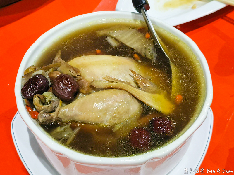 【塭底烤魚】老饕必訪海鮮熱炒名店，鹽烤台灣鯛尚出名 (含菜單) @紫色微笑 Ben Jean 饗樂生活