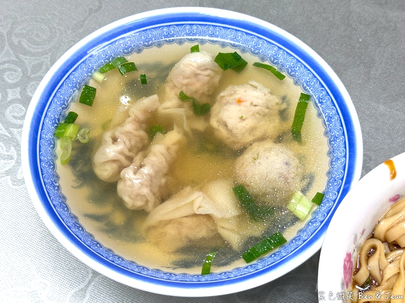 【宜蘭文昌炸醬麵|原聖母醫院中正南路】冬山義成路必吃古早味炸醬麵、乾拌麵、肉燥乾麵、油酥排骨麵、餛飩魚丸湯 @紫色微笑 Ben Jean 饗樂生活 【宜蘭文昌炸醬麵|原聖母醫院中正南路】冬山義成路必吃古早味炸醬麵、乾拌麵、肉燥乾麵、油酥排骨麵、餛飩魚丸湯 @紫色微笑 Ben Jean 饗樂生活