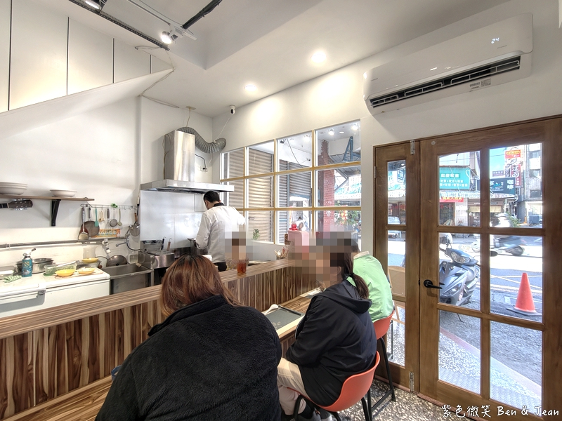 【海牛樓】只賣半筋半肉牛肉麵！湯濃肉大塊，獨創四重奏吃法超有趣 @紫色微笑 Ben Jean 饗樂生活