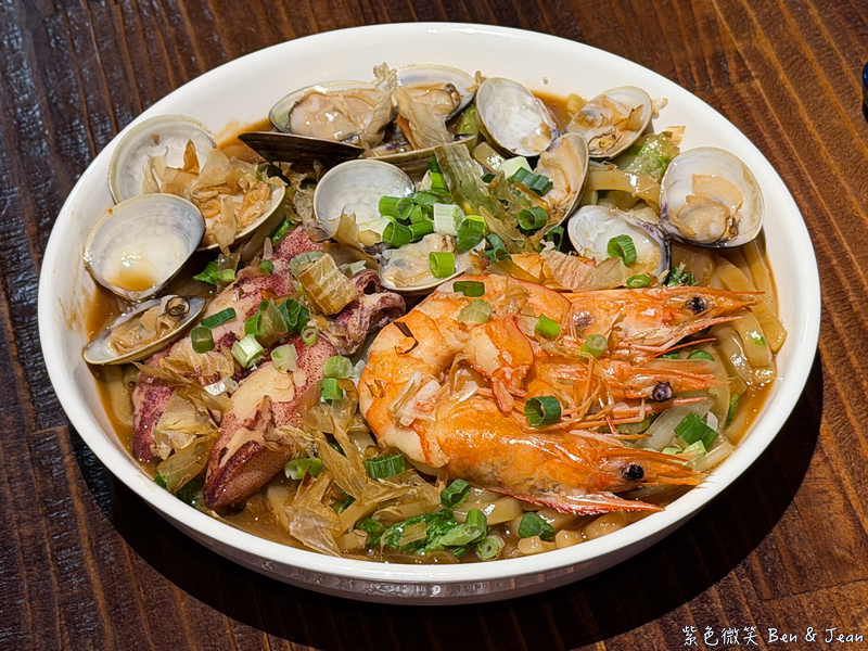 【函館居酒屋】羅東必吃煲仔菜、串燒、熱炒！高CP值家庭、朋友聚餐、深夜食堂首選 @紫色微笑 Ben Jean 饗樂生活