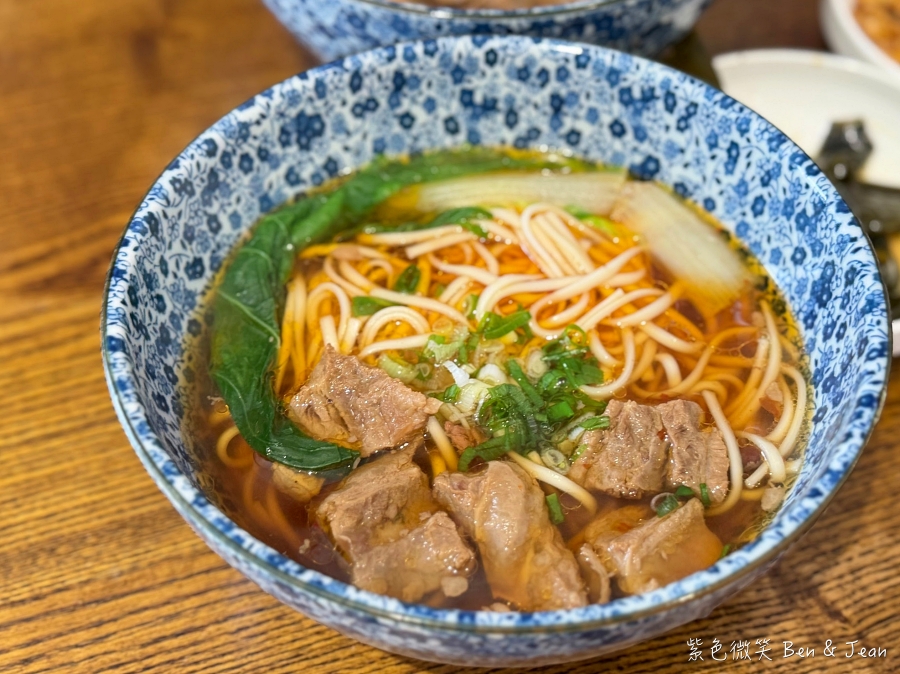 【鄧師傅牛肉麵】宜蘭壯圍必吃限量紅燒三寶牛肉麵，最新店址菜單價位，江浙菜底蘊湯頭清甜甘醇 @紫色微笑 Ben Jean 饗樂生活