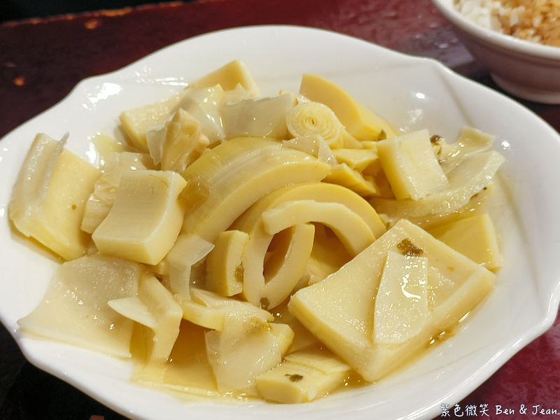 【番割田甕缸雞】雞皮脆肉鮮嫩多汁帶有柴燒香氣,國道五號蘇澳交流道下高人氣美食 @紫色微笑 Ben Jean 饗樂生活 【番割田甕缸雞】雞皮脆肉鮮嫩多汁帶有柴燒香氣,國道五號蘇澳交流道下高人氣美食 @紫色微笑 Ben Jean 饗樂生活