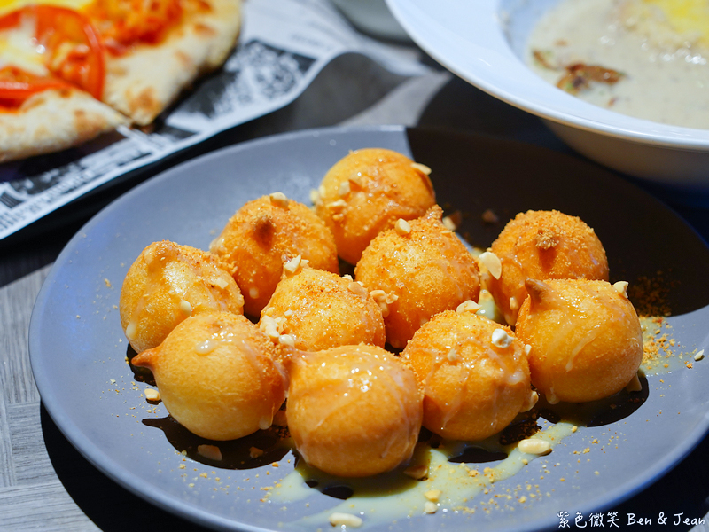 OA PIZZA》烏石港旁美式餐廳，星巴客咖啡、吉姆老爹啤酒、麥田啤酒  海景步道戲水踏浪，OA HOTEL頭城外澳美食推薦 @紫色微笑 Ben Jean 饗樂生活