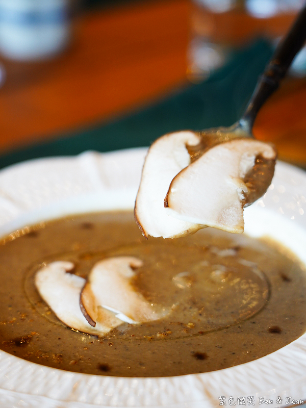 【野夫炊煙】百年石頭屋改建法式餐廳，盡享頂級餐點與湖光山色 @紫色微笑 Ben Jean 饗樂生活