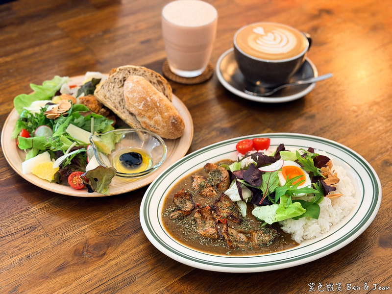 【上樓看看】在地人私藏質感咖啡廳，手工千層蛋糕，牆上美人畫像很吸睛 @紫色微笑 Ben Jean 饗樂生活