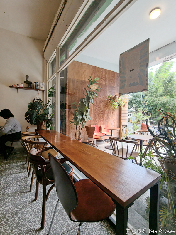 【泥鰍Coffee hooliu】鬧區中的昭和風老宅咖啡廳，品味專業咖啡與甜點，享受慢活時光！ @紫色微笑 Ben Jean 饗樂生活