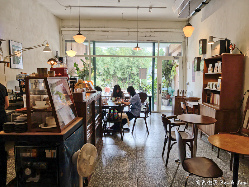 【泥鰍Coffee hooliu】鬧區中的昭和風老宅咖啡廳，品味專業咖啡與甜點，享受慢活時光！ @紫色微笑 Ben Jean 饗樂生活