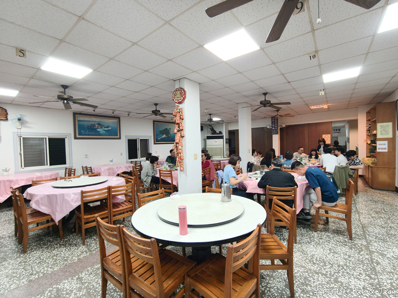 【海珍園海鮮】2026宜蘭礁溪餐廳推薦!澎拜桌菜結合新鮮海味與蘭陽風味菜，新鮮生魚片、清蒸大沙公、龍蝦拼盤到經典的蘭陽三寶、龍眼木烤雞 @紫色微笑 Ben Jean 饗樂生活