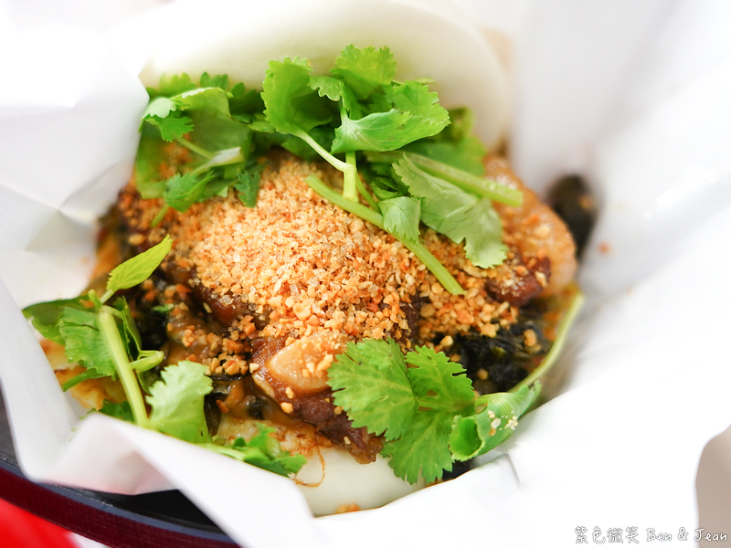 【2026宜蘭市必吃美食】鐵桶刈包｜運動公園人氣時尚刈包，滷肉香嫩超銷魂 @紫色微笑 Ben Jean 饗樂生活