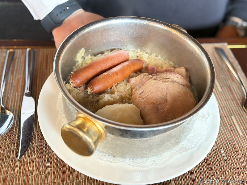 【巴賽麗廳 La Brasserie】亞都麗緻經典法餐：全台唯一編號舒芙蕾必吃！捷運中山國小站美食，超值午間套餐體驗歐洲風情 @紫色微笑 Ben Jean 饗樂生活