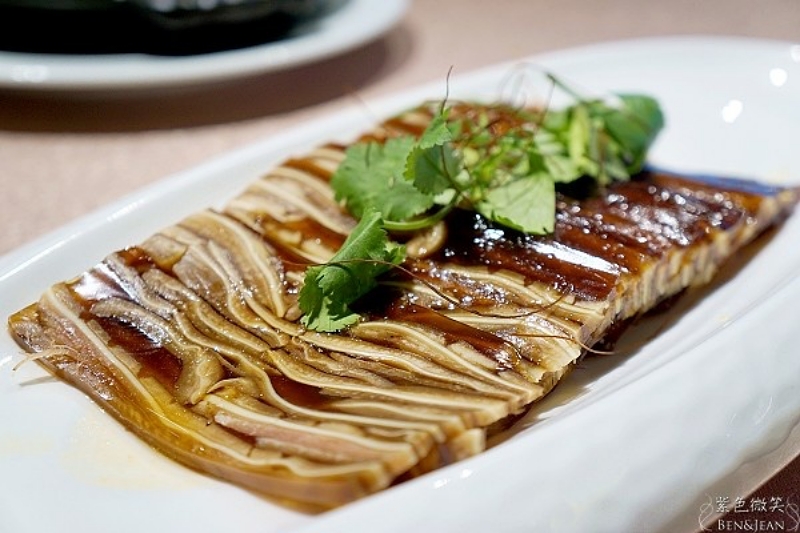 【北投奇岩一號餐廳】500盤得獎名店! 大地酒店川湘菜推薦，必吃「剁椒魚」 泡溫泉也有美食饗宴 @紫色微笑 Ben Jean 饗樂生活