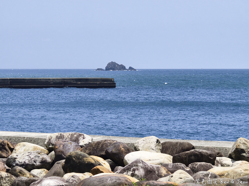 【豆腐岬風景區】豆腐岬海水浴場SUP立槳&times;獨木舟&times;浮潛體驗，海崖軍事碉堡美拍熱點 @紫色微笑 Ben Jean 饗樂生活