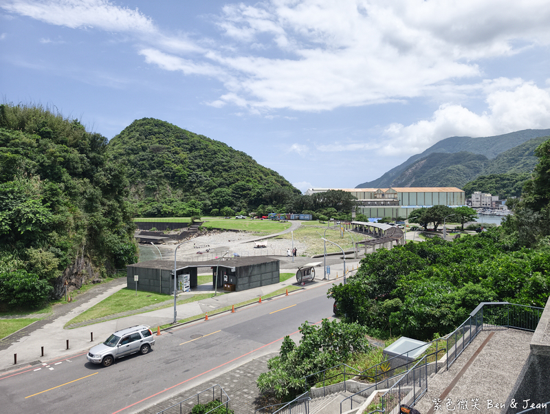 【豆腐岬風景區】豆腐岬海水浴場SUP立槳&times;獨木舟&times;浮潛體驗，海崖軍事碉堡美拍熱點 @紫色微笑 Ben Jean 饗樂生活