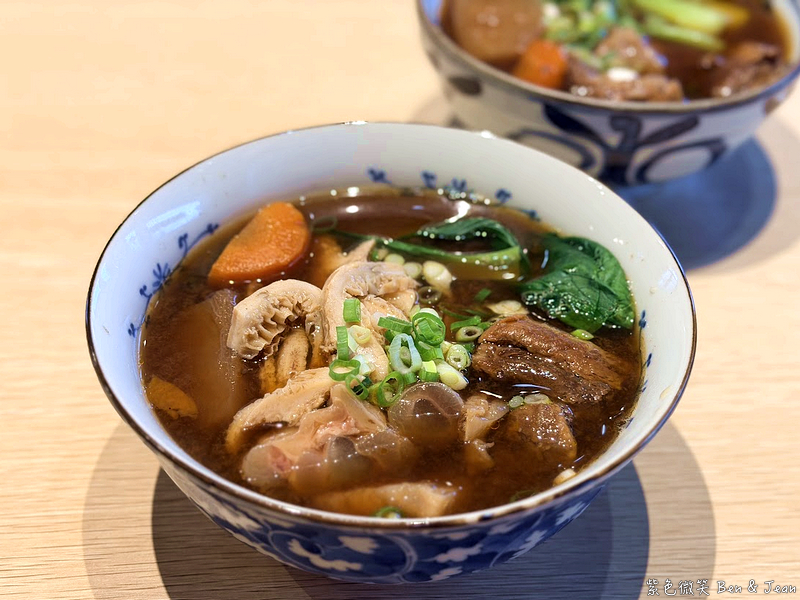 【蒔光牛肉麵】隱藏鄉間的咖啡館牛肉麵！老宅時光感，湯頭鮮甜牛肋軟爛 @紫色微笑 Ben Jean 饗樂生活