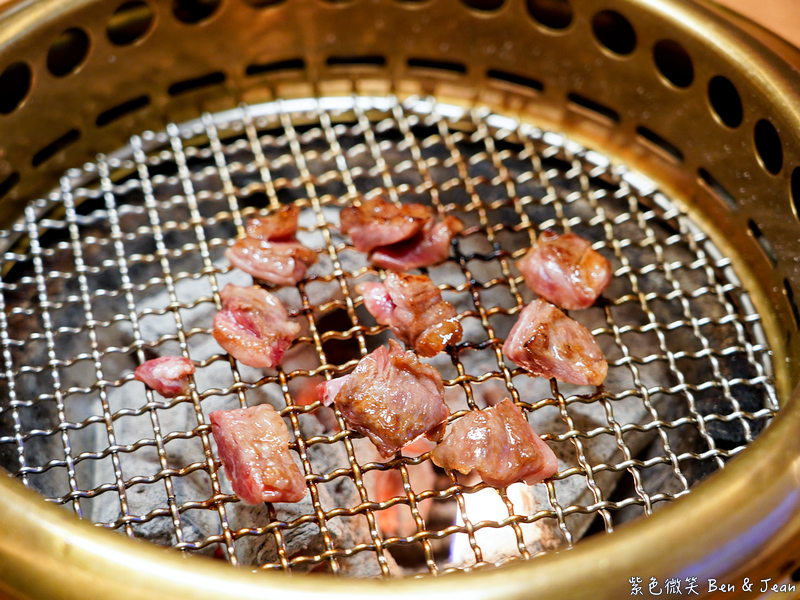 【燒肉好室】宜蘭日式頂級燒肉饗宴，超銷魂和牛雙人套餐銷魂美味！專屬停車場超方便(菜單價位) @紫色微笑 Ben Jean 饗樂生活