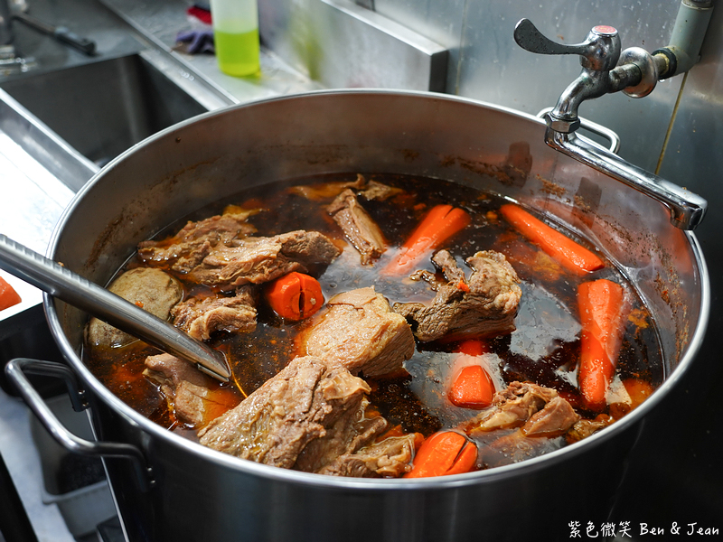【新竹美食】九添福牛肉麵館|米其林必比登推薦!城隍廟旁真材實料的極致湯頭 @紫色微笑 Ben Jean 饗樂生活 【新竹美食】九添福牛肉麵館|米其林必比登推薦!城隍廟旁真材實料的極致湯頭 @紫色微笑 Ben Jean 饗樂生活