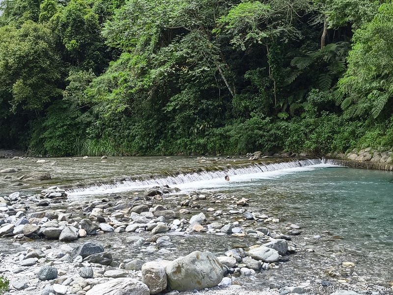 【白鮑溪親水園區】白鮑溪戲水區玩水消暑天堂！交通、停車、戲水秘境全攻略，下車1分鐘即達超方便 @紫色微笑 Ben Jean 饗樂生活