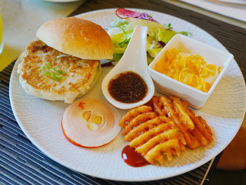 【瓏山林蘇澳冷熱泉度假飯店】一泊二食包辦 SUP、浮潛與雙湯池、美食極致饗宴，暑假全家狂讚的避暑神仙玩法！ @紫色微笑 Ben Jean 饗樂生活