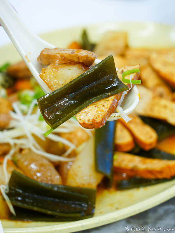 【新竹美食】九添福牛肉麵館｜米其林必比登推薦！城隍廟旁真材實料的極致湯頭 @紫色微笑 Ben Jean 饗樂生活