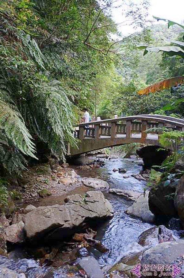 五峰旗瀑布+抺茶山》爬山戲水烤肉好去處,瀑布步道輕鬆好走適合親子踏青!攻頂有著抺茶景色的一日郊山! @紫色微笑 Ben Jean 饗樂生活 五峰旗瀑布+抺茶山》爬山戲水烤肉好去處,瀑布步道輕鬆好走適合親子踏青!攻頂有著抺茶景色的一日郊山! @紫色微笑 Ben Jean 饗樂生活