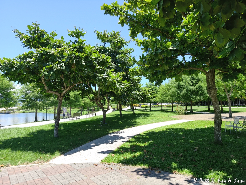 【花蓮免門票景點】理想PAARK水岸生活攻略!童話星巴克、遊園小火車、落羽松與停車資訊 @紫色微笑 Ben Jean 饗樂生活 【花蓮免門票景點】理想PAARK水岸生活攻略!童話星巴克、遊園小火車、落羽松與停車資訊 @紫色微笑 Ben Jean 饗樂生活