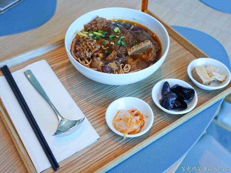 【宜蘭頭城美食】凱渡廣場酒店「coco椰林」：江振誠初心牛肉麵、唐寧茶海景午茶，順遊外澳沙灘！ @紫色微笑 Ben Jean 饗樂生活
