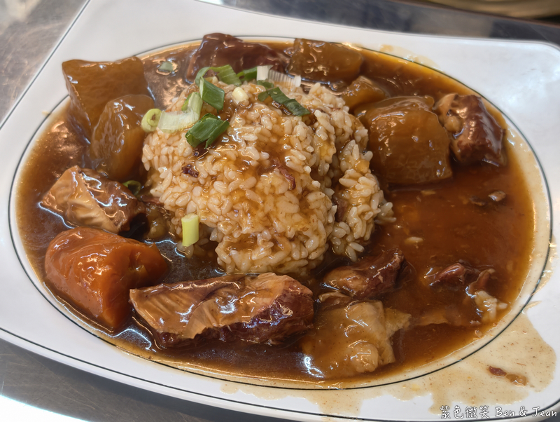 【老豫仔招牌牛肉麵】湯頭香濃、牛肉厚實軟嫩，在地人激推的牛肉麵口袋名單 @紫色微笑 Ben Jean 饗樂生活