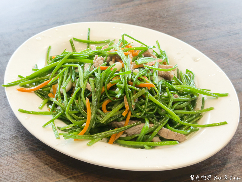 宜蘭下交流道必吃！基隆甕仔雞宜蘭店：在地人激推柴燒脆皮雞＋現炒熱炒，免排隊好停車順遊攻略 @紫色微笑 Ben Jean 饗樂生活