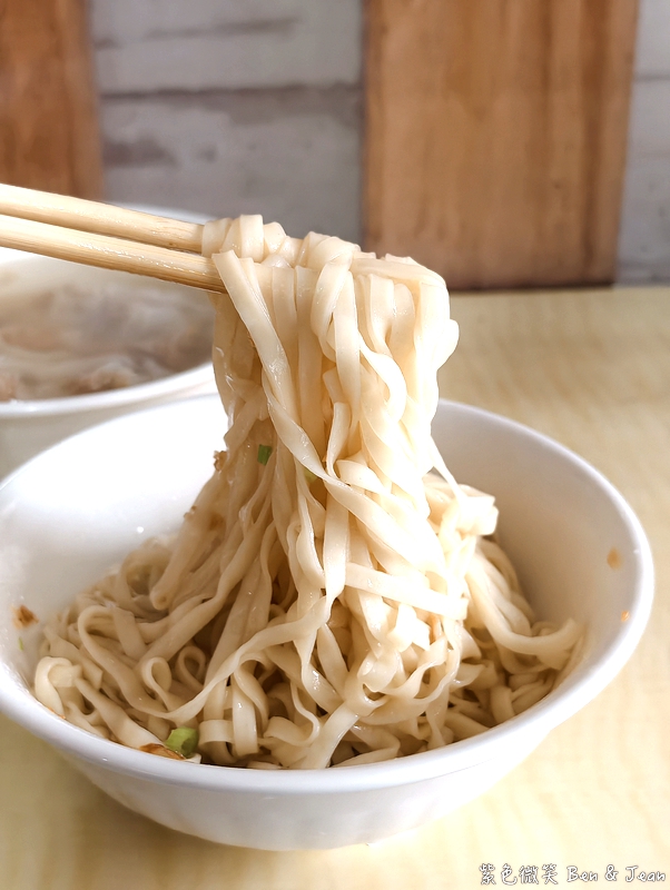 【羅莊麵店仔】飄香數十載，巷弄裡的在地美味，乾麵餛飩湯必嚐！ @紫色微笑 Ben Jean 饗樂生活