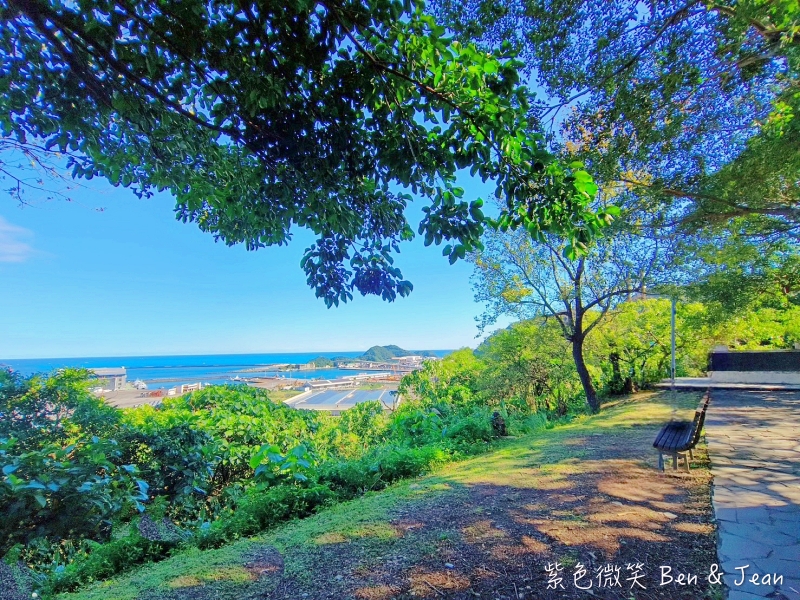 砲台山風景區》巨大老榕，鳥瞰三澳風景(蘇澳、北方澳、南方澳)、扇形火車庫 ，軍商漁港三合一的美景盡收眼底 @紫色微笑 Ben&amp;Jean 饗樂生活