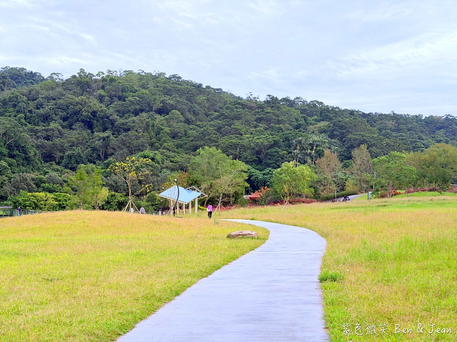 【Herbelle Tea 湖畔茶屋】宜蘭礁溪龍潭湖畔絕美湖景咖啡廳,坐擁龍潭湖畔第一排絕美湖景,寵物友善、高CP值打卡熱點 @紫色微笑 Ben Jean 饗樂生活 【Herbelle Tea 湖畔茶屋】宜蘭礁溪龍潭湖畔絕美湖景咖啡廳,坐擁龍潭湖畔第一排絕美湖景,寵物友善、高CP值打卡熱點 @紫色微笑 Ben Jean 饗樂生活