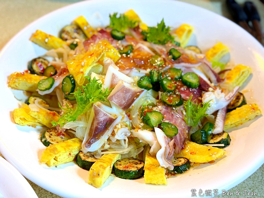 【海珍園海鮮】2026宜蘭礁溪餐廳推薦!澎拜桌菜結合新鮮海味與蘭陽風味菜，新鮮生魚片、清蒸大沙公、龍蝦拼盤到經典的蘭陽三寶、龍眼木烤雞 @紫色微笑 Ben Jean 饗樂生活