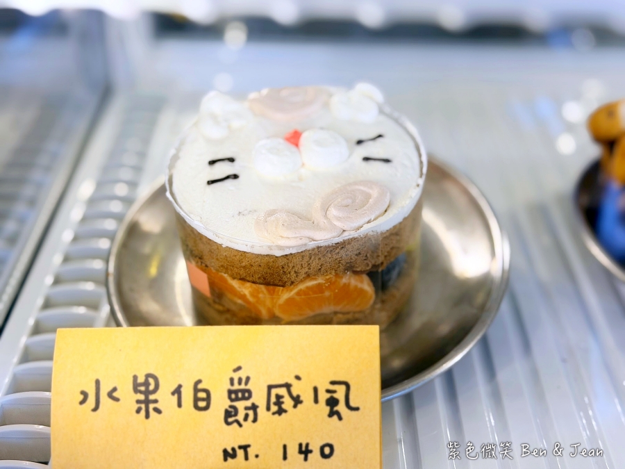 【2026宜蘭大學美食】萬記商行宜蘭路口店：可愛貓咪陪你用餐！在地人私藏早午餐及甜點，餐點咖啡更驚艷！ @紫色微笑 Ben Jean 饗樂生活
