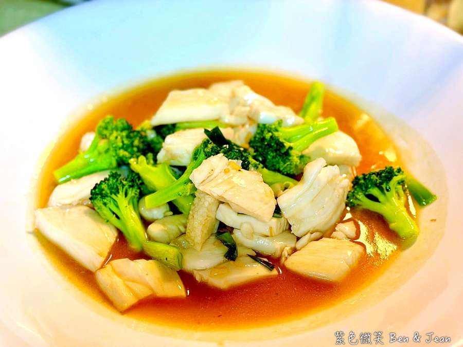 【海珍園海鮮】2026宜蘭礁溪餐廳推薦!澎拜桌菜結合新鮮海味與蘭陽風味菜，新鮮生魚片、清蒸大沙公、龍蝦拼盤到經典的蘭陽三寶、龍眼木烤雞 @紫色微笑 Ben Jean 饗樂生活