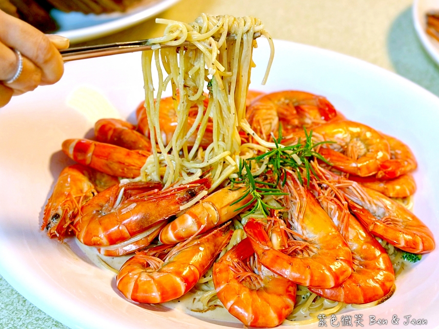 【海珍園海鮮】2026宜蘭礁溪餐廳推薦!澎拜桌菜結合新鮮海味與蘭陽風味菜，新鮮生魚片、清蒸大沙公、龍蝦拼盤到經典的蘭陽三寶、龍眼木烤雞 @紫色微笑 Ben Jean 饗樂生活