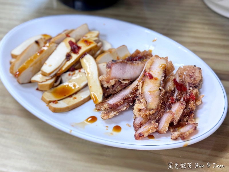 【馬賽無名麵店】冬山新店址，必吃豬油拌麵、麻醬麵、燒肉、餛飩魚丸湯 @紫色微笑 Ben Jean 饗樂生活