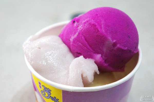 聯發芋冰老店~古早味口味的冰淇淋ㄅㄚˇㄅㄨ，口味種類多，\土芭樂冰淇淋滋味難忘，也可以做成花生捲冰淇淋 宜蘭頭城美食推薦 @紫色微笑 Ben&amp;Jean 饗樂生活