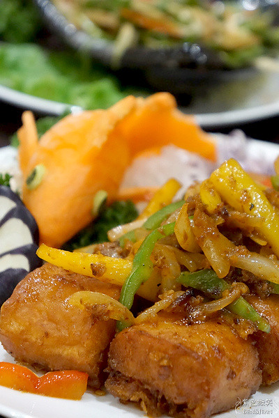 南京東路捷運站美食-食寨海鮮餐廳~~蔬果雕功力驚人，料理美味又實在 @紫色微笑 Ben&amp;Jean 饗樂生活